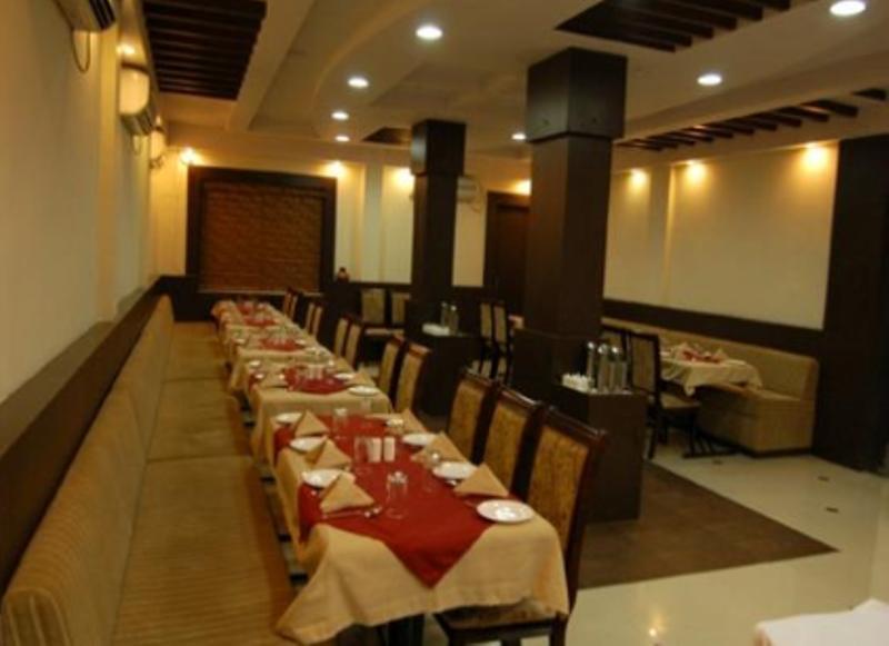 Hotel Royal Regency Bori  Exterior foto